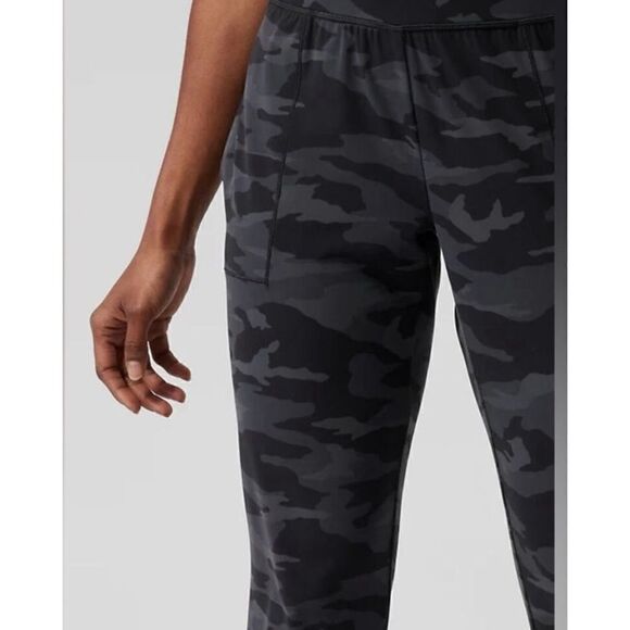 Athleta Salutation Camo Jogger in Gray Size S - Picture 6 of 7